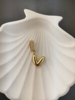 Çelik V Harf Ajda Charm
