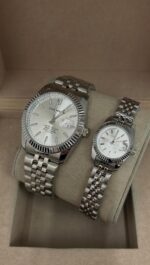 Çelik Takvimli Çift Saati