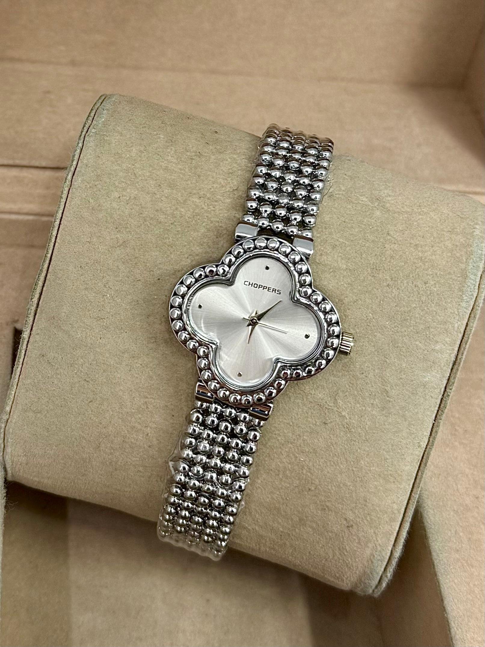 Yonca Kadın Kol Saati