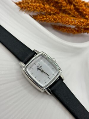 Kayışlı Kadın Kol Saati