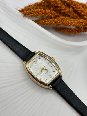 Kayışlı Kadın Kol Saati