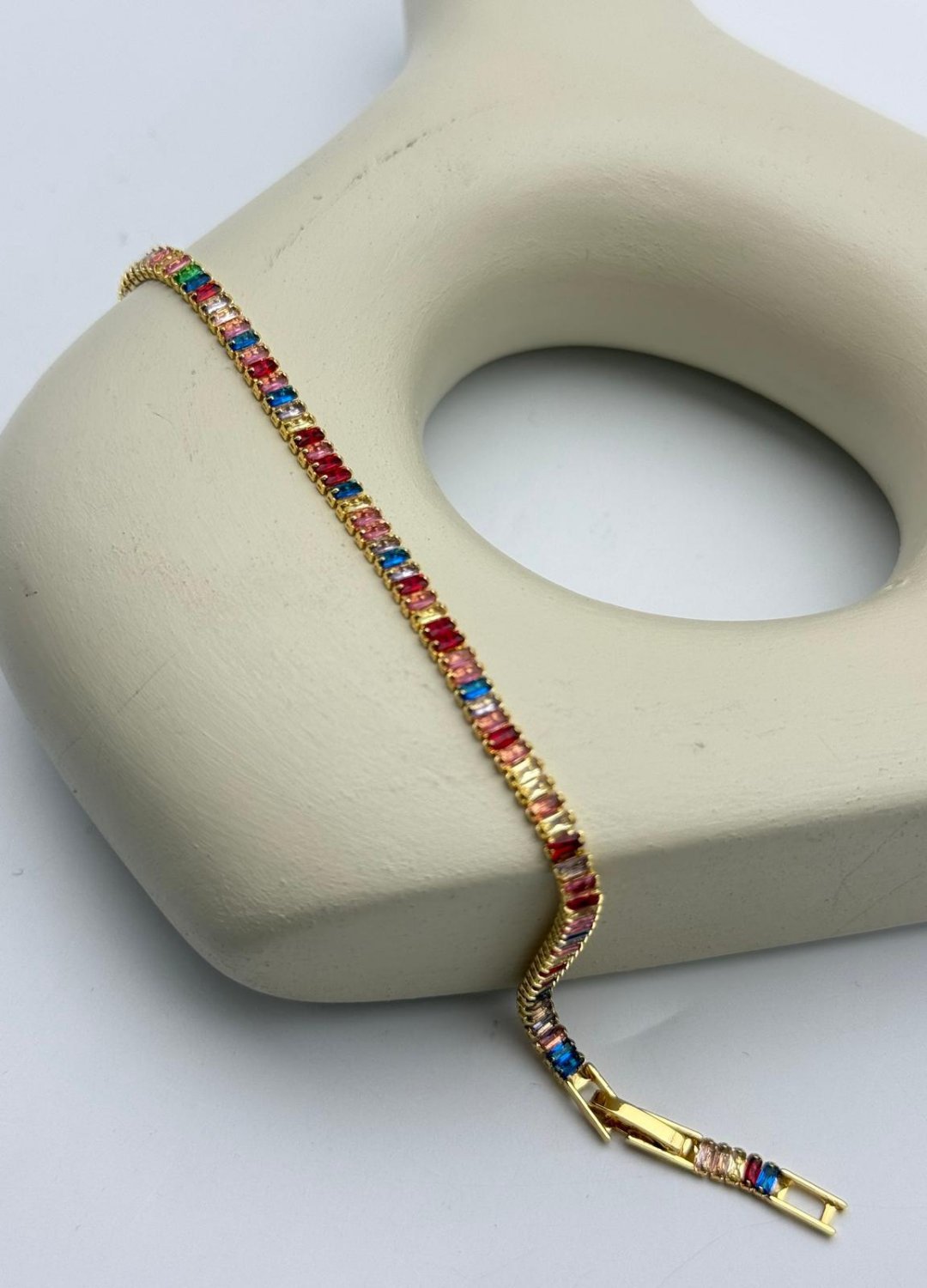 Çelik Gold Renkli Yuvarlak Taşlı Su Yolu Bileklik 1 Çelik Gold Renkli Yuvarlak Taşlı Su Yolu Bileklik