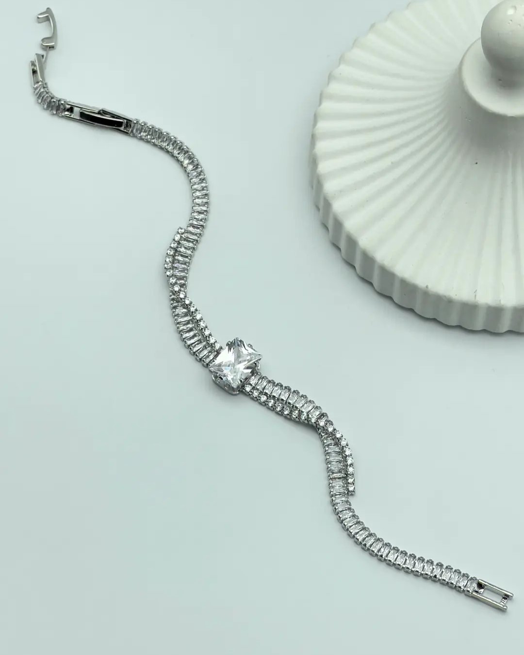 Çelik Silver Baget Taşlı Su Yolu Bileklik 1 Çelik Silver Baget Taşlı Su Yolu Bileklik