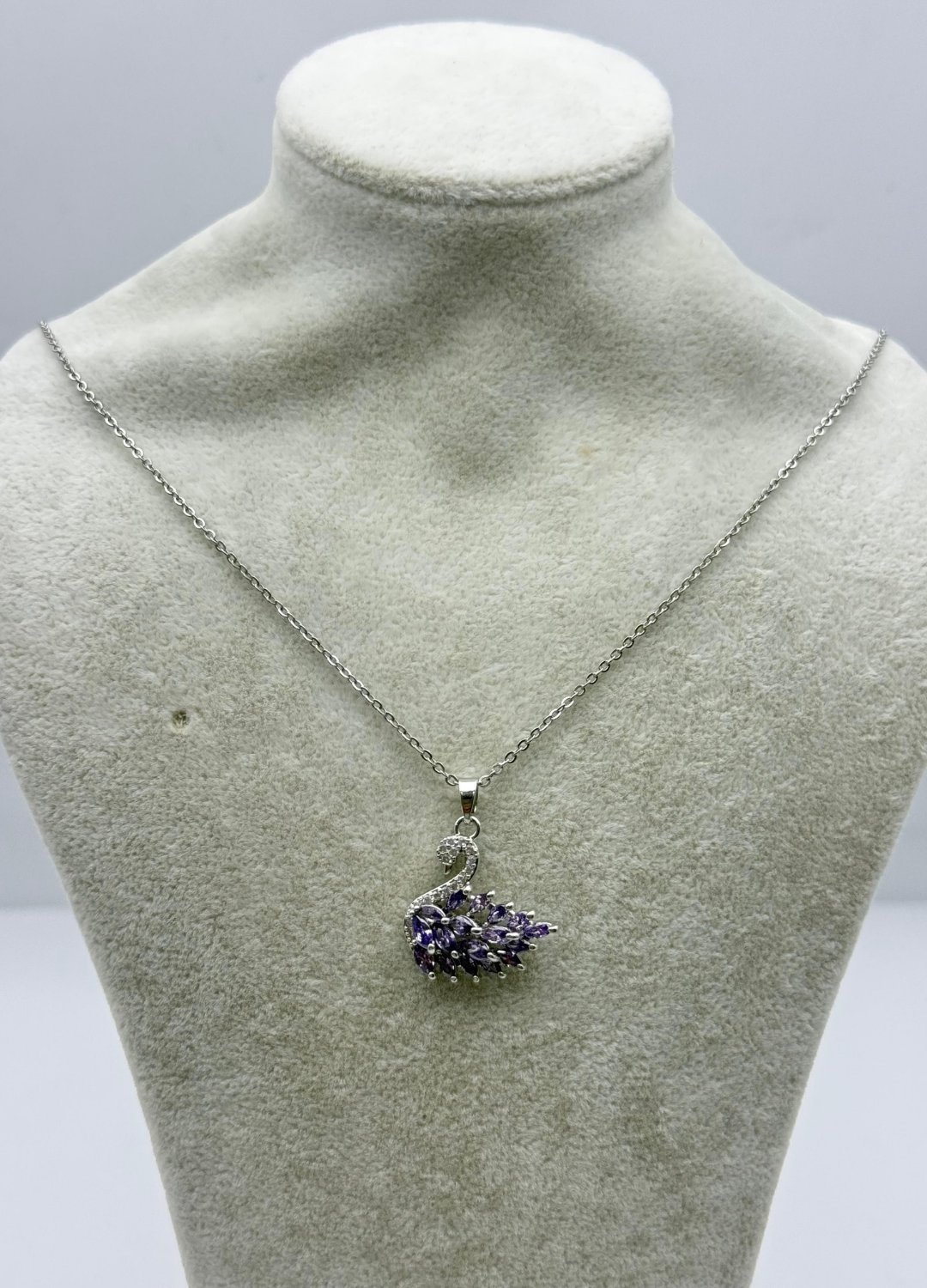 Çelik Silver Mor Taşlı Kuğu Çıtır Kolye 2 Çelik Silver Mor Taşlı Kuğu Çıtır Kolye - Görsel 2